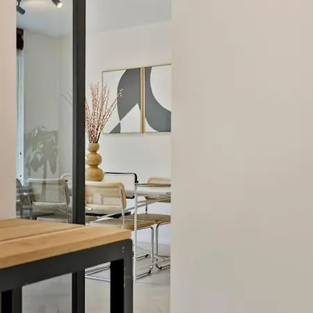 Apartment Deluxe 2-br In