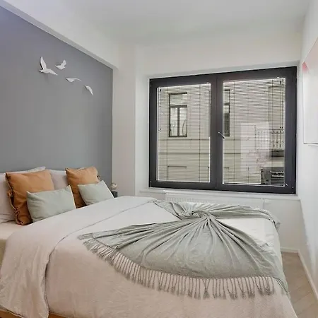 Apartment Deluxe 2-br In Antwerp