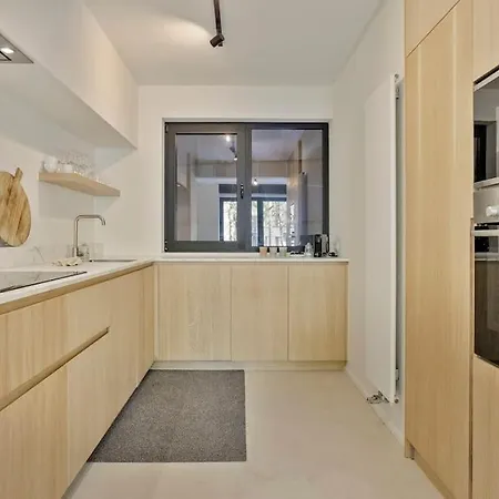 Deluxe 2-br In *