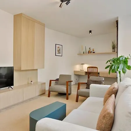 Deluxe 2-br In Apartment *